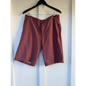 Travis Mathew Shorts Mens 34 Burgundy Hybrid Golf Casual Preppy Performance Logo